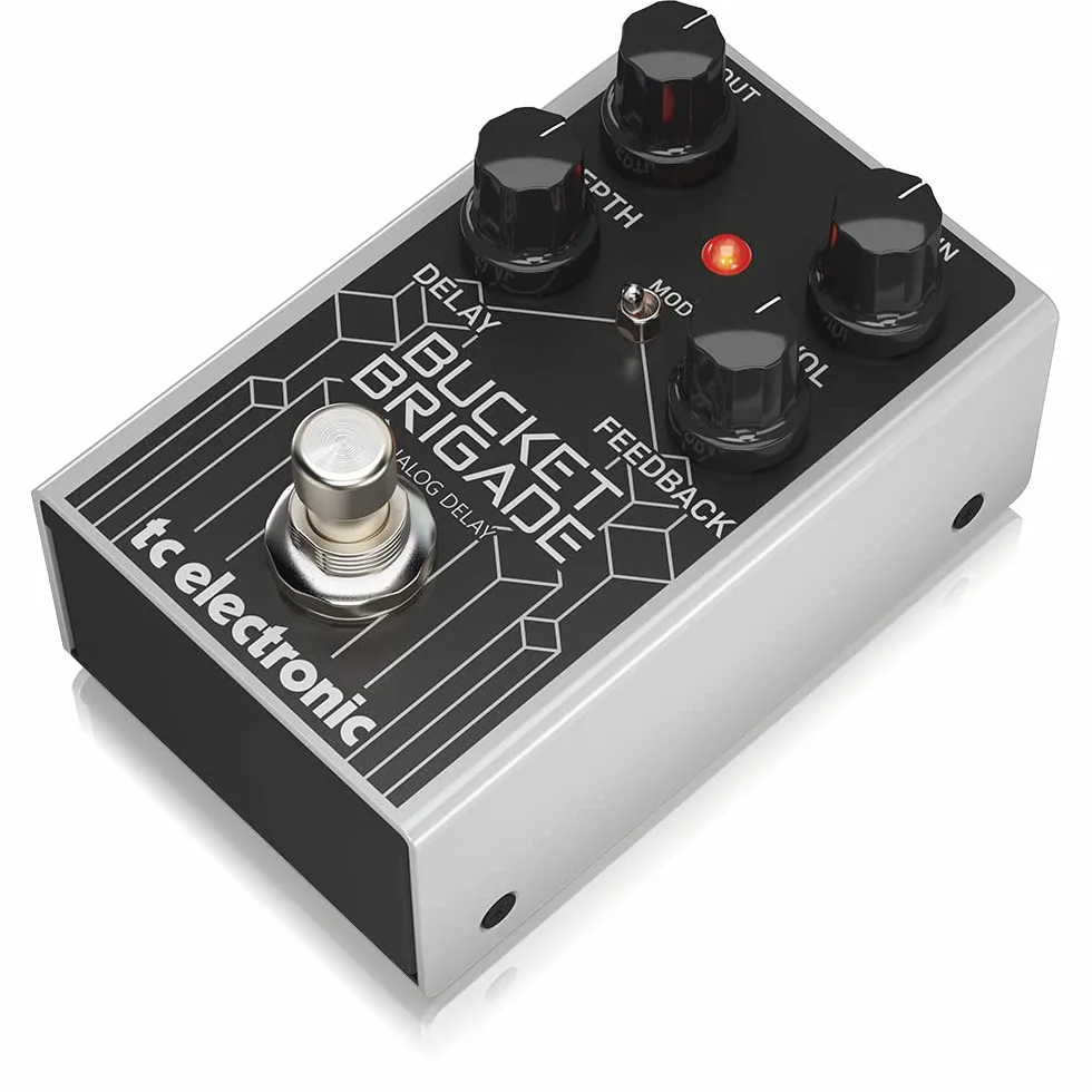 TC Electronic BUCKET BRIGADE ANALOG DELAY Pedal de retardo BBD analógico con tiempo de retardo de 600 ms, repeticiones cálidas, modulación opcional y control de profundidad
