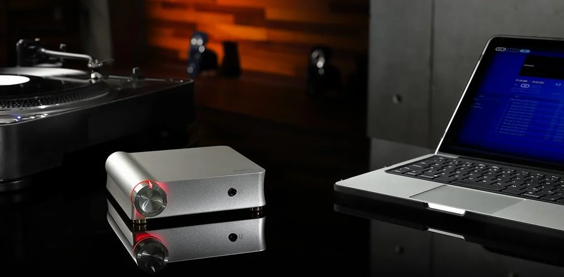 Korg DS-DAC-10R 1BIT USB DAC/ADC Phono Converter, DSD Recording System and Audiophile-Grade Headphone Amplifier