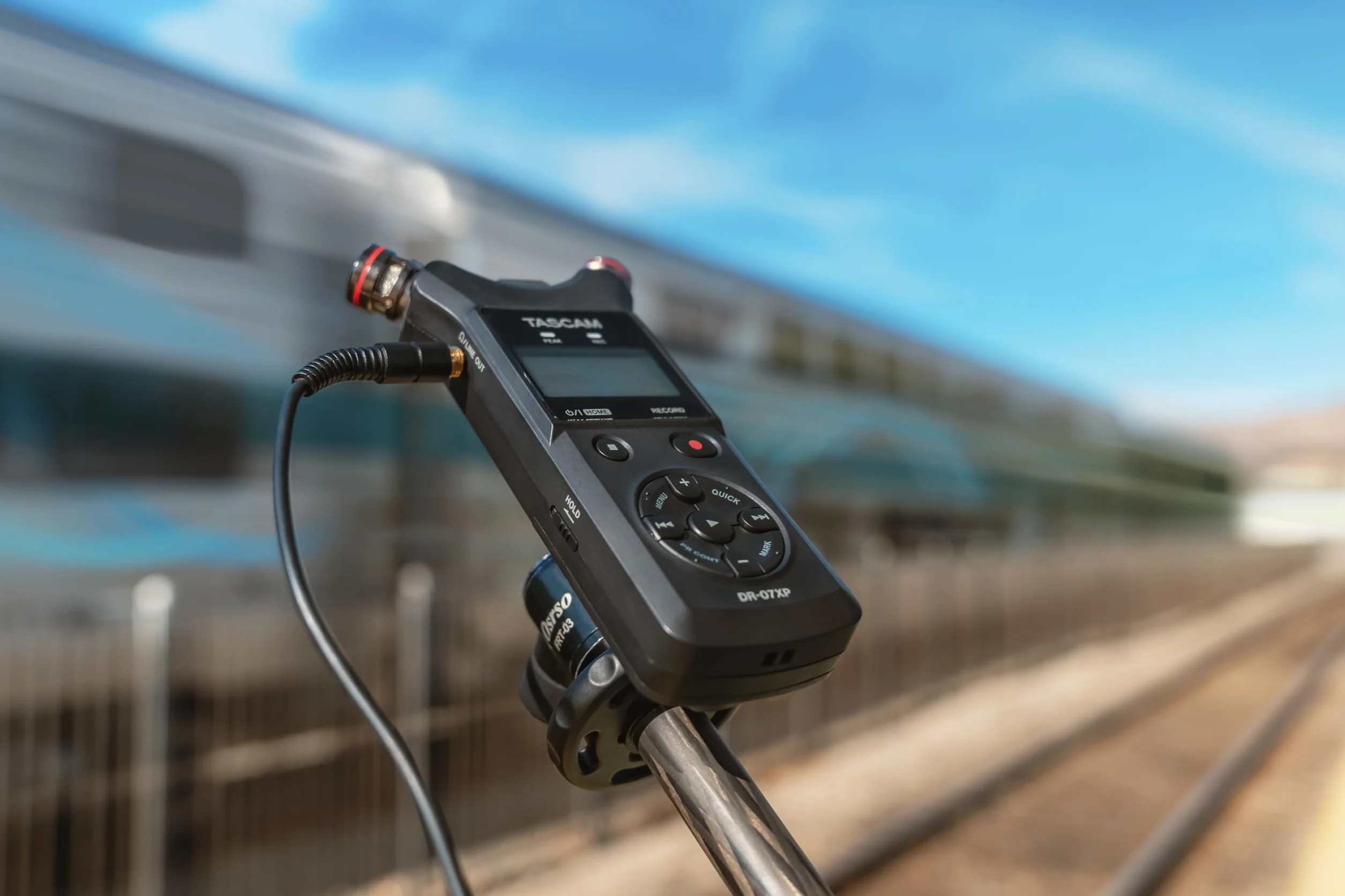 Tascam DR-07XP - Grabadora portátil de Mano Flotante de 2 Canales de 32 bits con micrófonos Ajustables e Interfaz de Audio USB-C