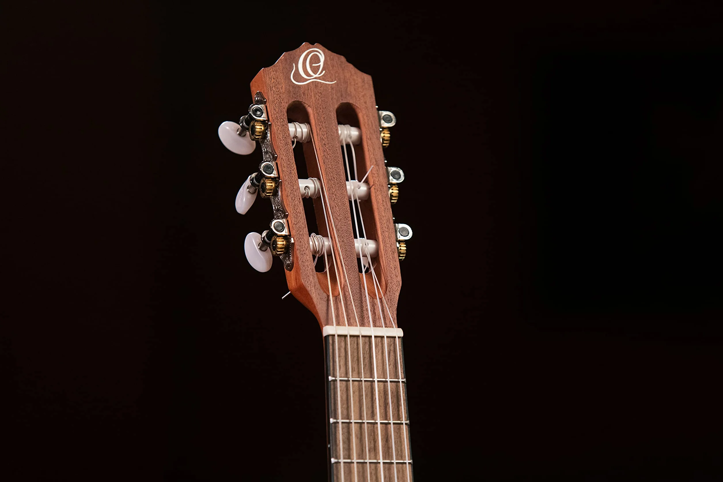 Ortega Guitars Travel Guitar acústica - Mini/Travel Series - Guitarlele 6 cuerdas - tapa de abeto grabado a laser (RGL5)