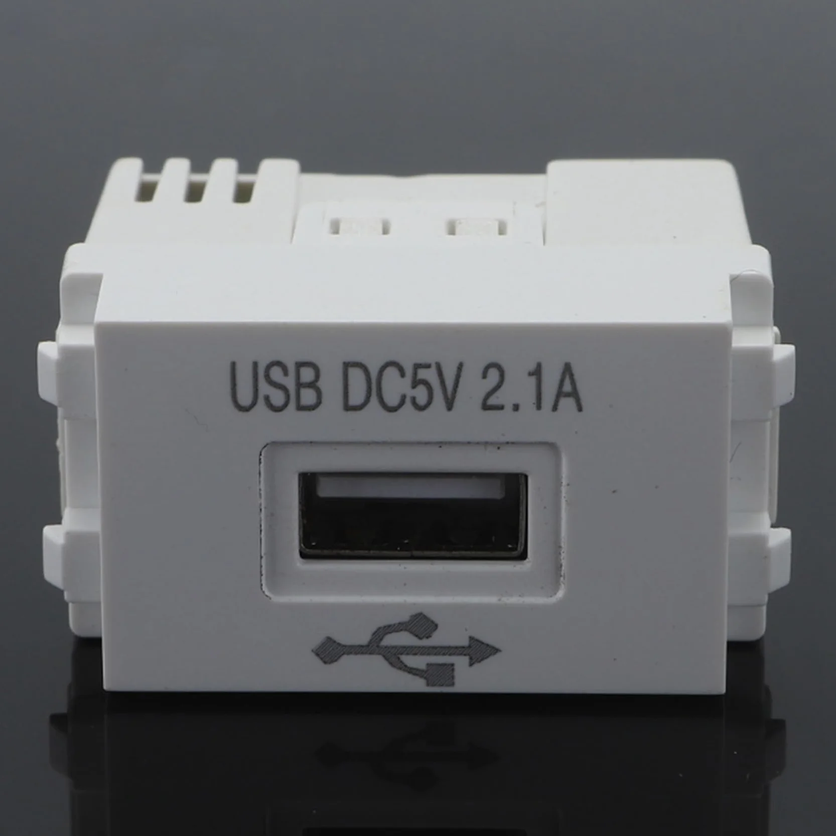 Panel de Carga para teléfono móvil, 220 V, Transformador de 5 V, 2,1 A, Enchufe de Carga USB, Adaptador de conmutación, 1 Unidad