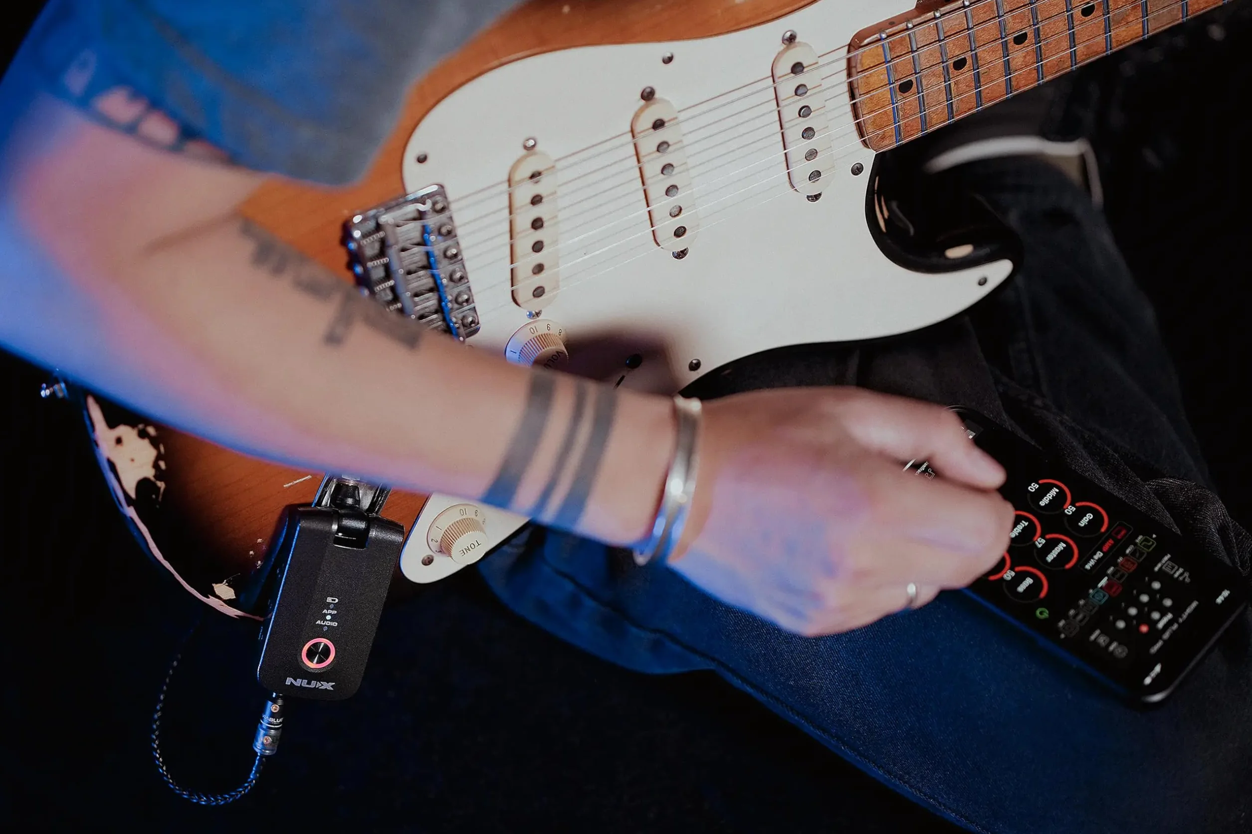 NUX Amplificador de auriculares Mighty Plug Pro para guitarristas y bajos en un formato de bolsillo y fácil de usar