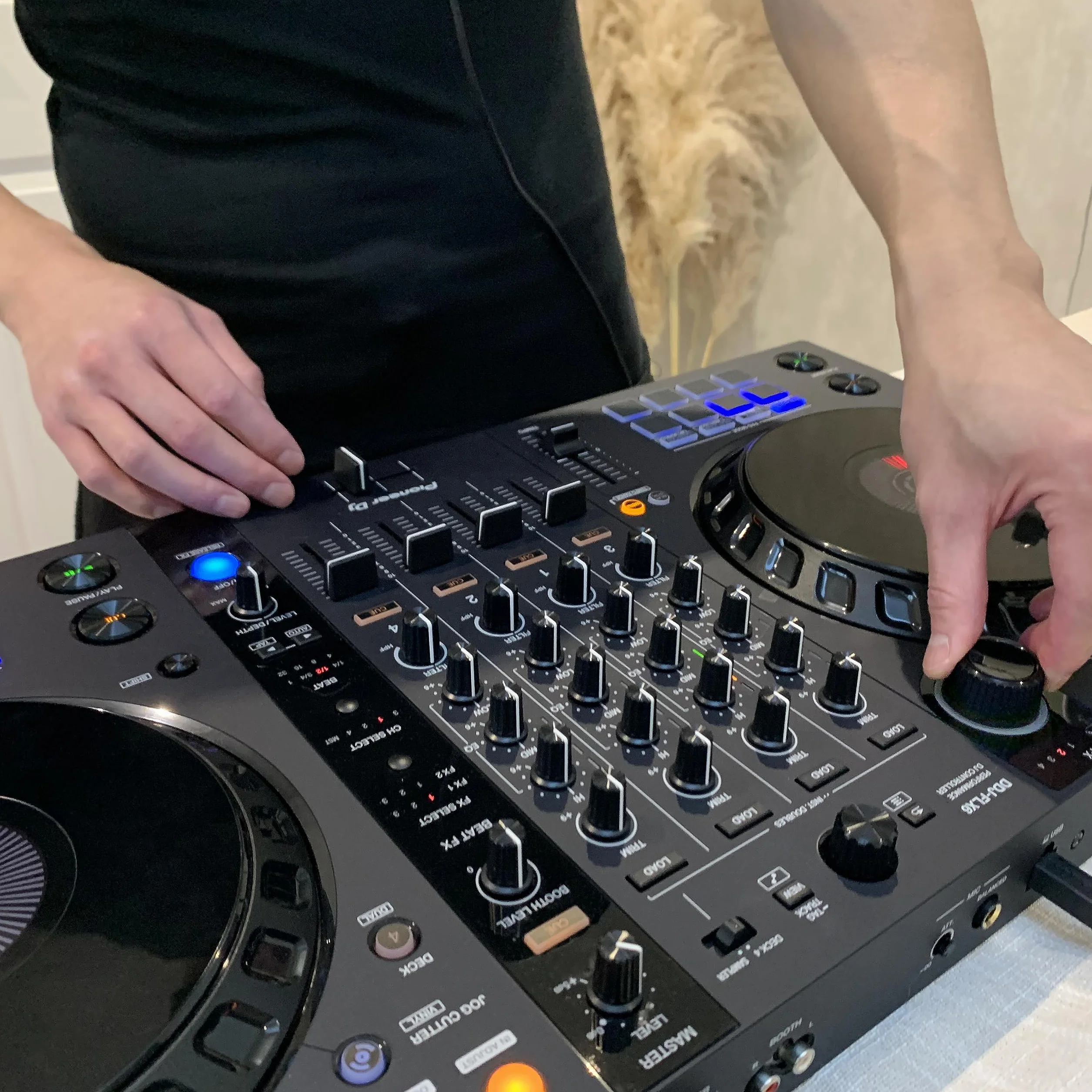 Pioneer DJ DDJ-FLX6 - Controlador DJ de 4 decks para Rekordbox y Serato
