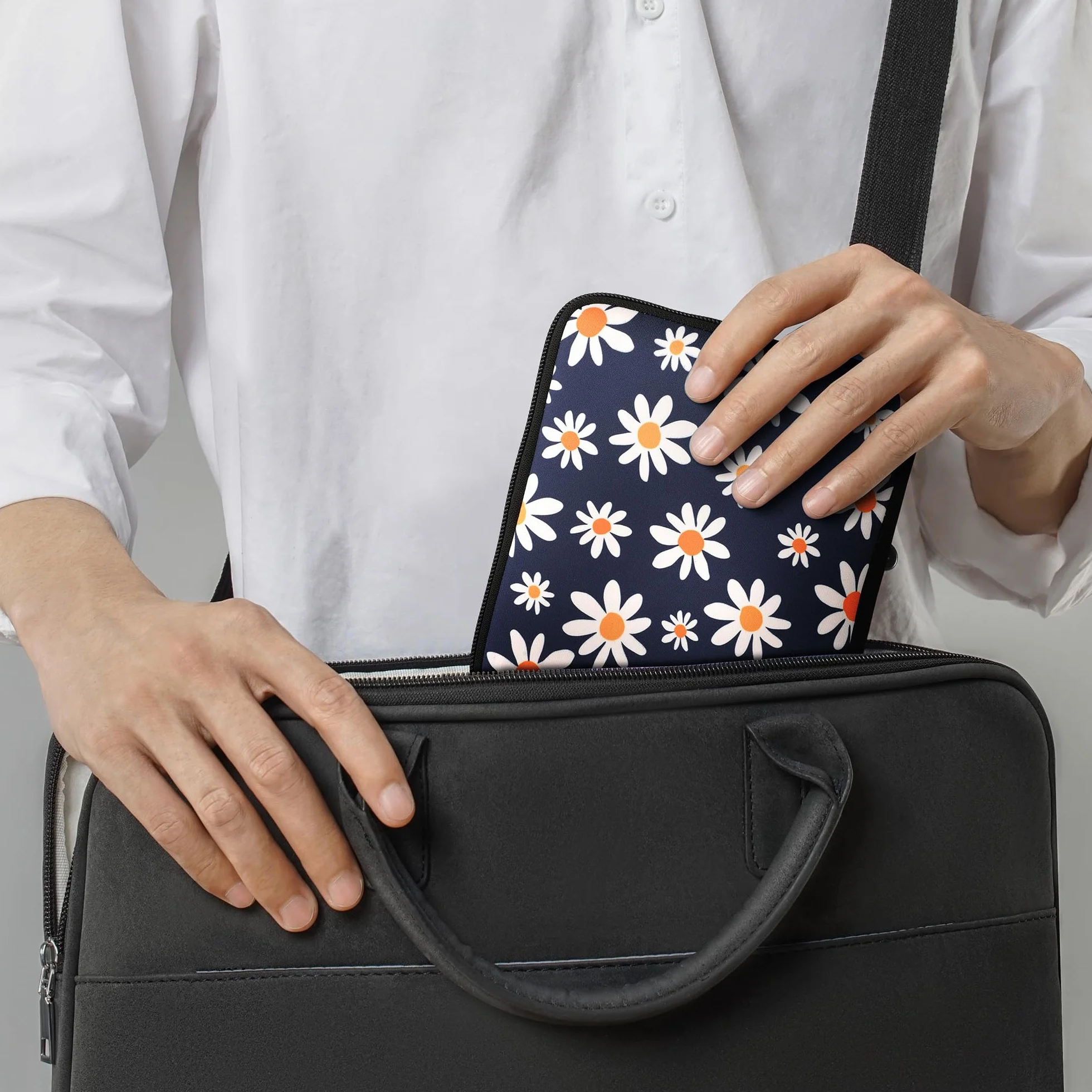 kwmobile Funda Universal para e-Book Neopreno con Cremallera Azul/Blanco/Amarillo