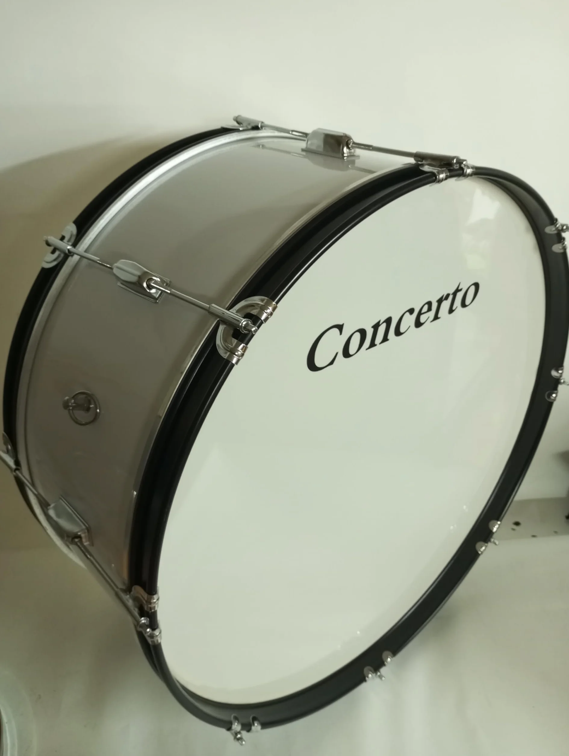 Bombo 25"x 10", Color Blanco CONCERTO