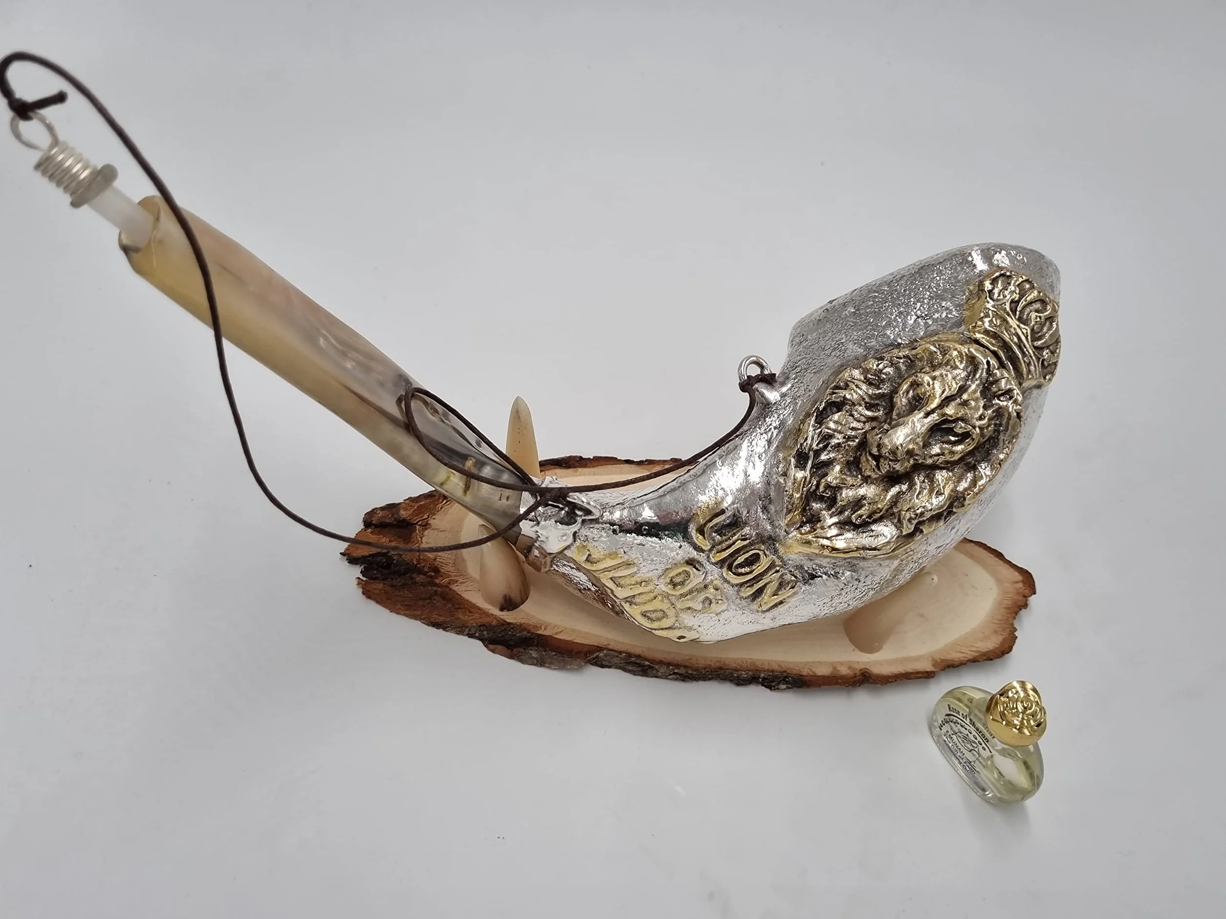 Shofar Ram - Aceite de unción de 14 pulgadas, chapado en plata, cuerno de carneros, león de Judah, chofar, soporte de madera + aceite