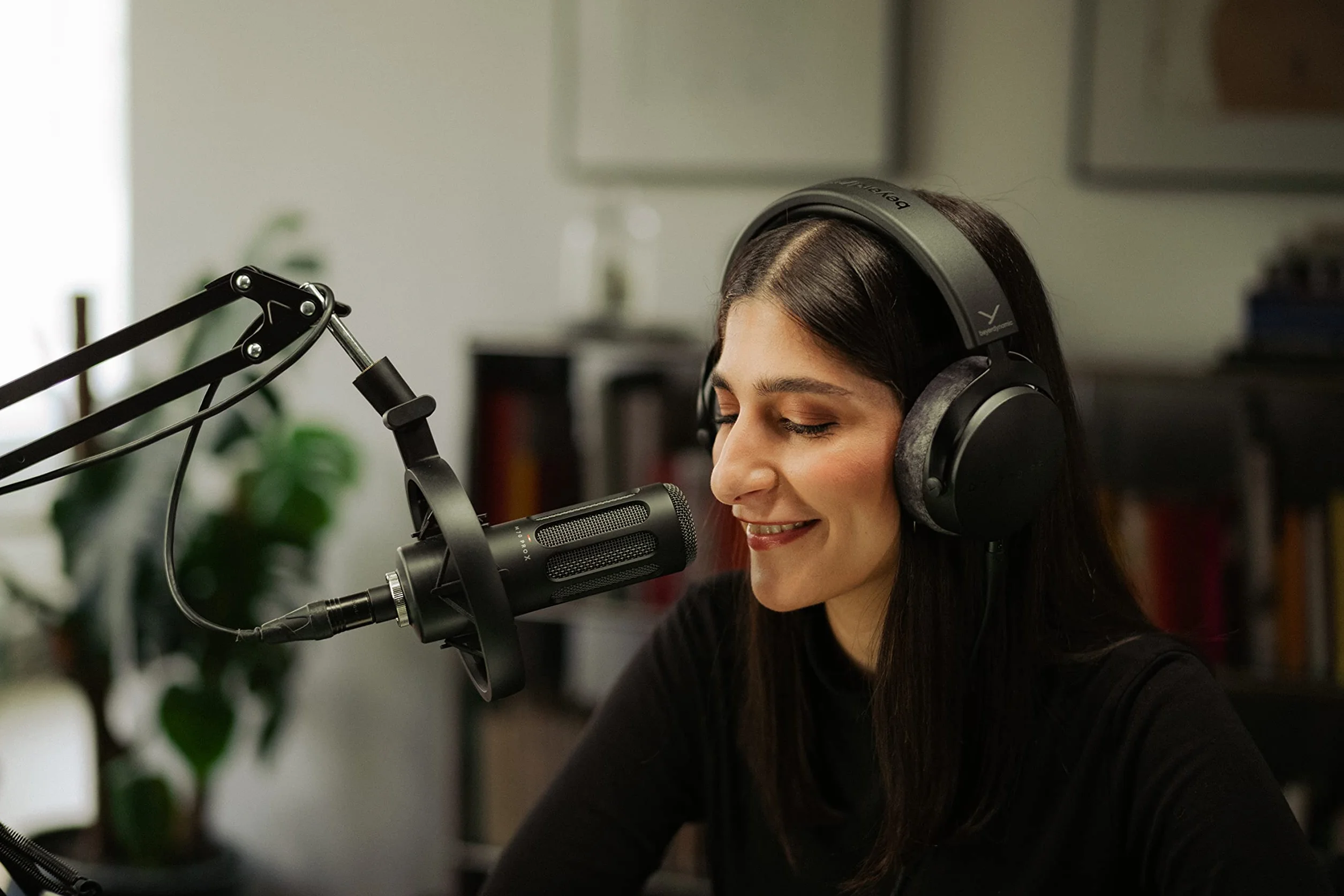 beyerdynamic DT 700 Pro X Auriculares de Estudio con Controladores Stellar.45 para grabación, monitoreo y Mezcla en Todos los Dispositivos de reproducción (Cerrados)